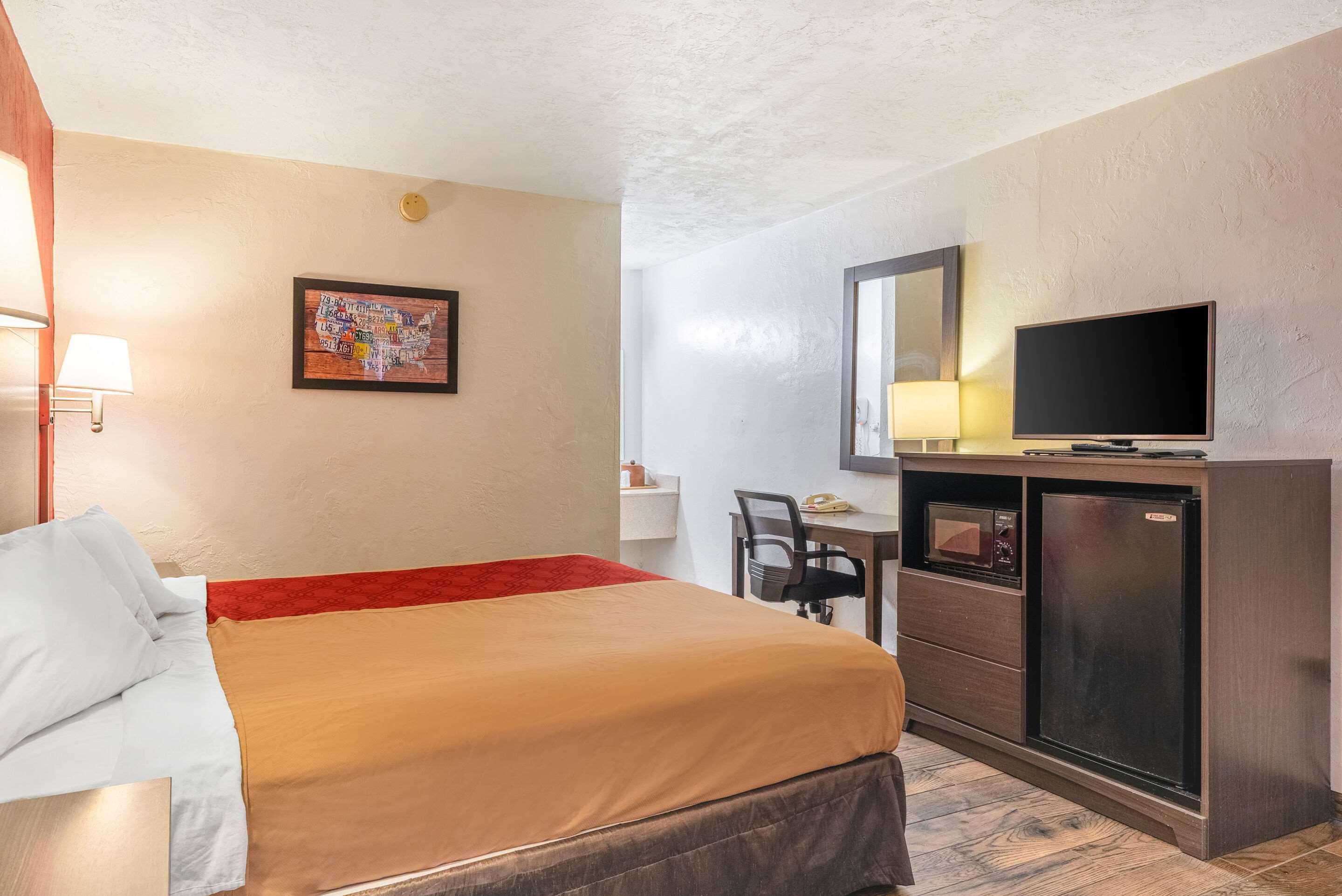 Econo Lodge University Гейнсвилл Экстерьер фото
