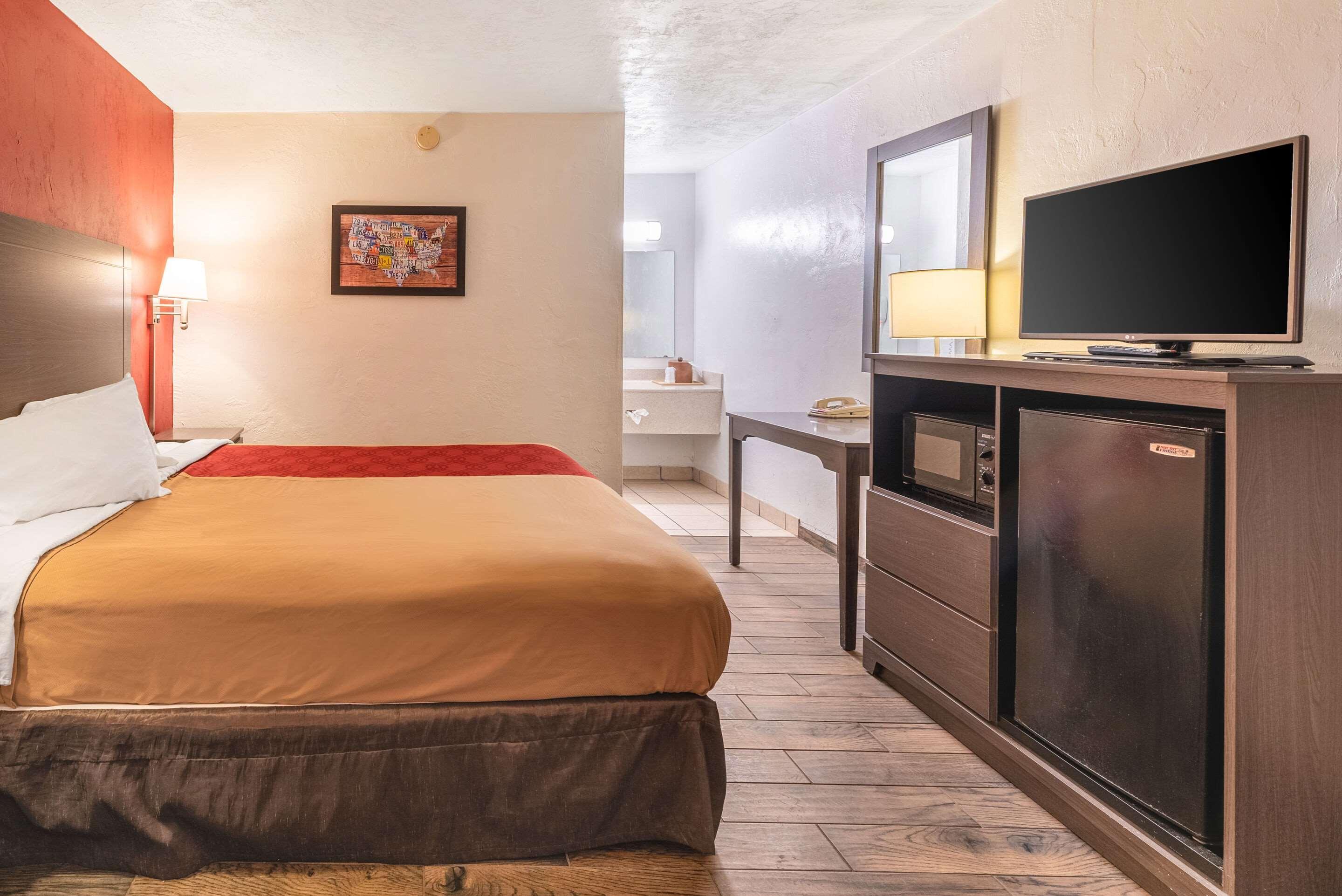 Econo Lodge University Гейнсвилл Экстерьер фото