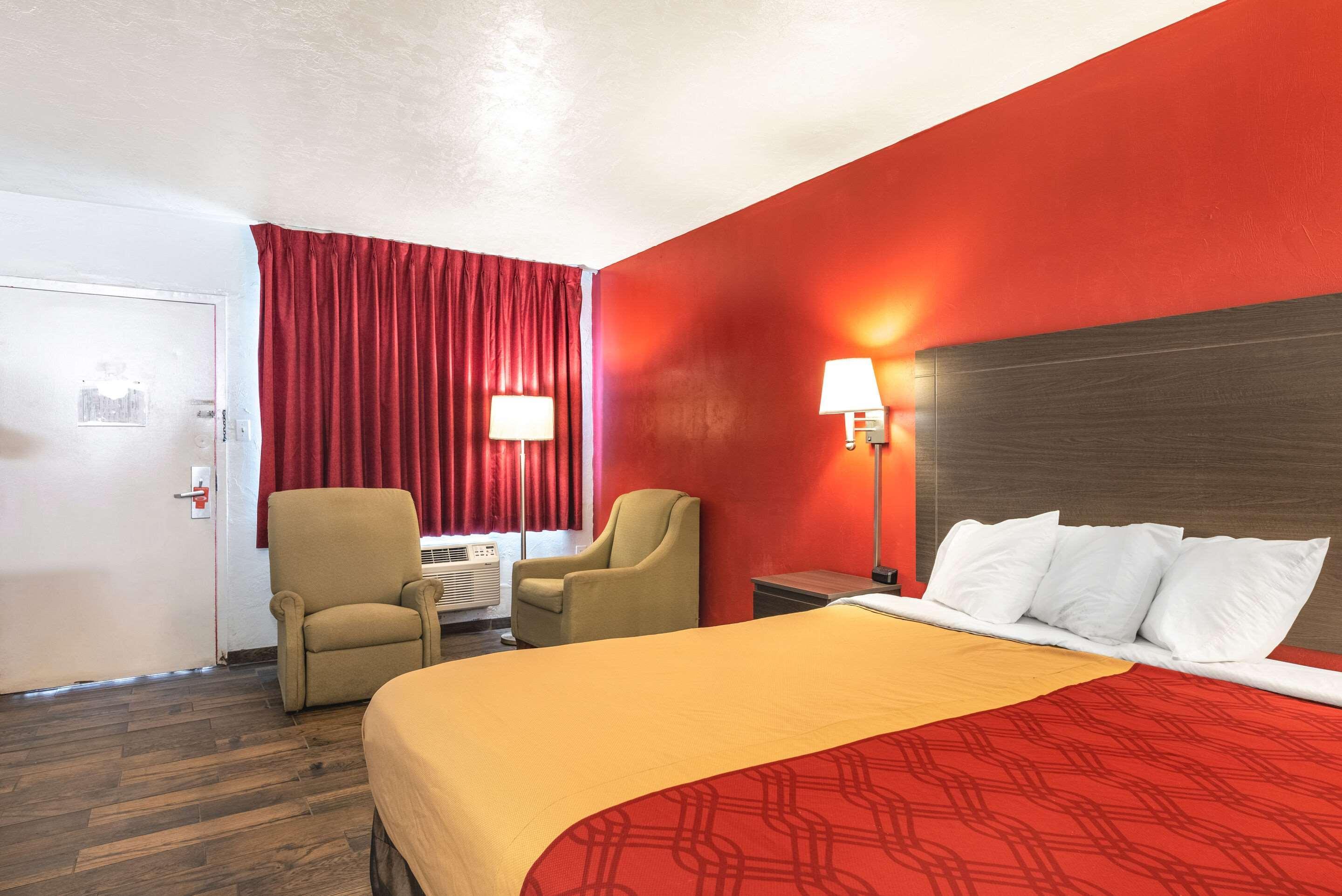 Econo Lodge University Гейнсвилл Экстерьер фото