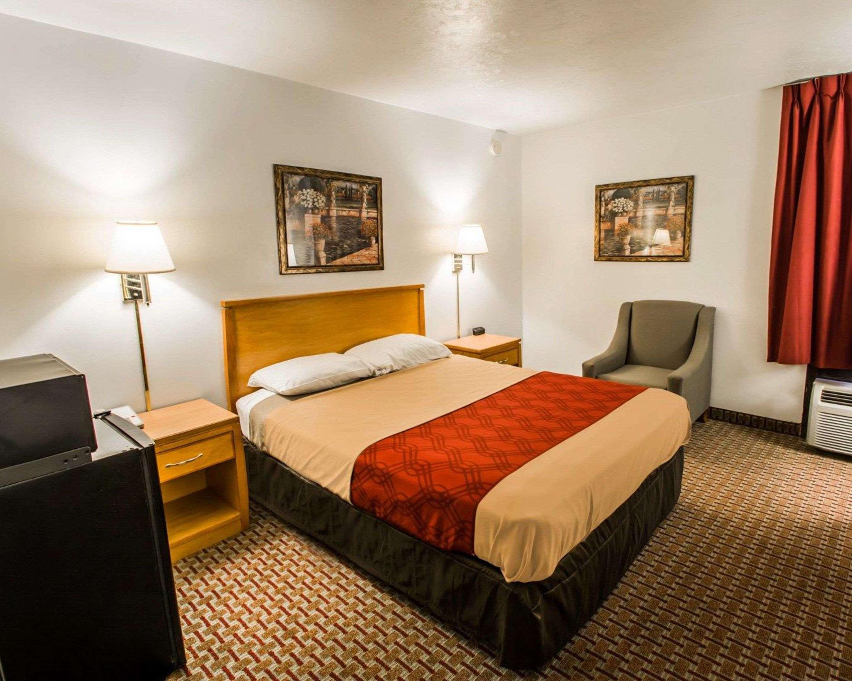 Econo Lodge University Гейнсвилл Экстерьер фото