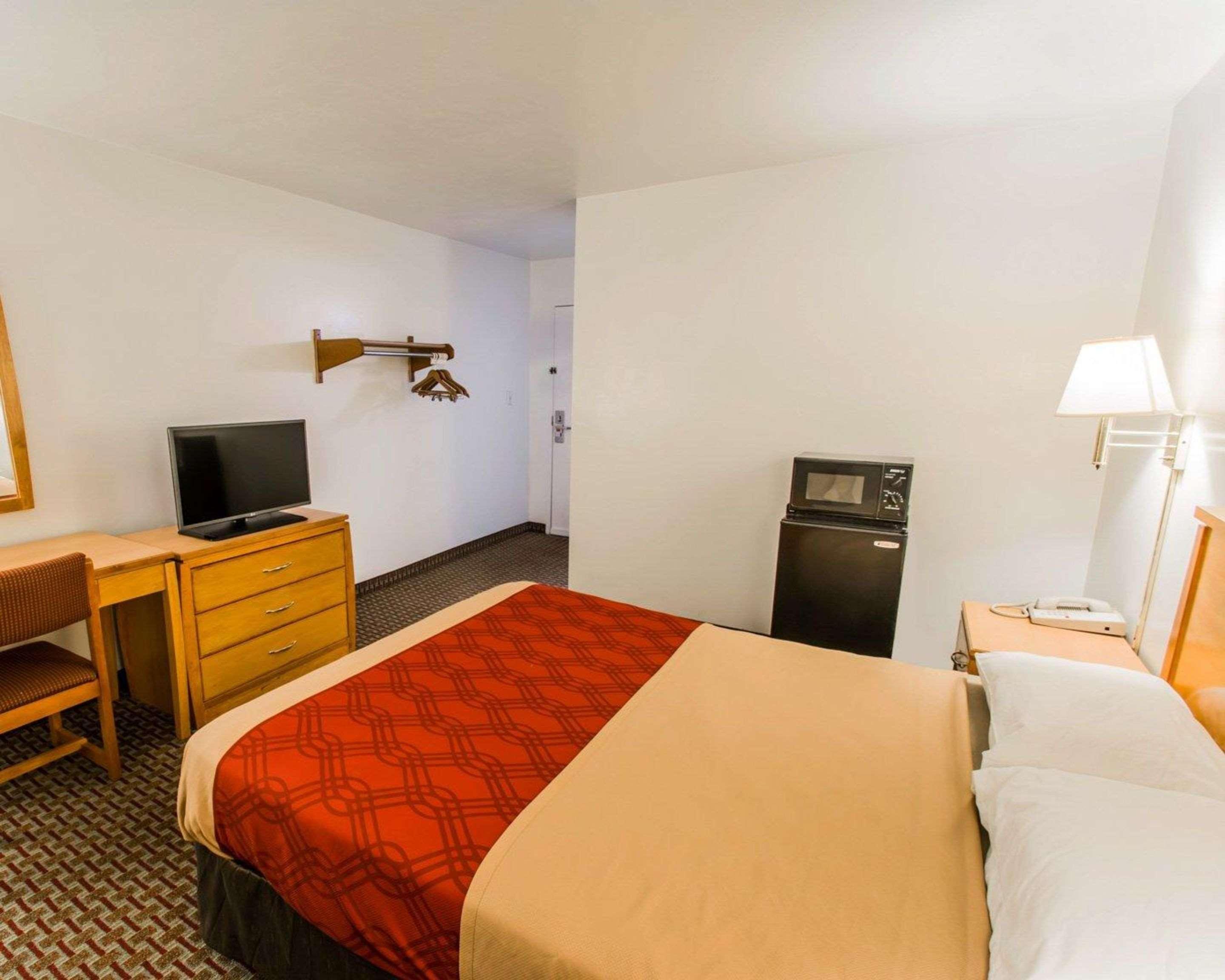 Econo Lodge University Гейнсвилл Экстерьер фото