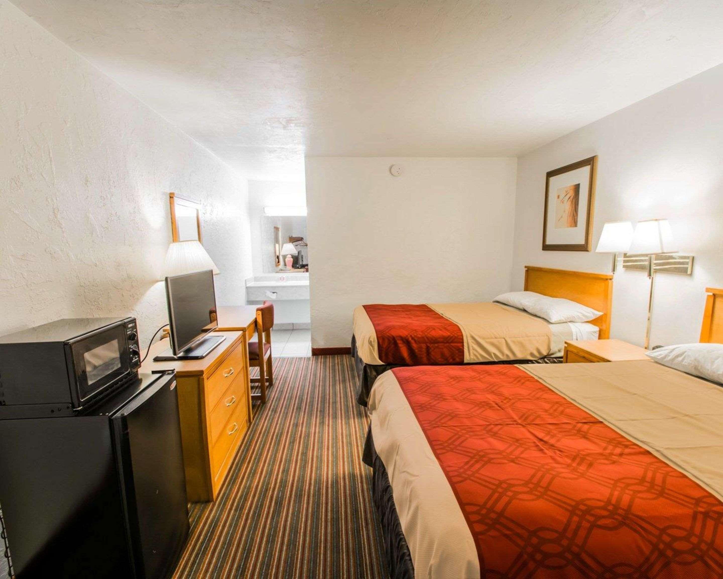 Econo Lodge University Гейнсвилл Экстерьер фото
