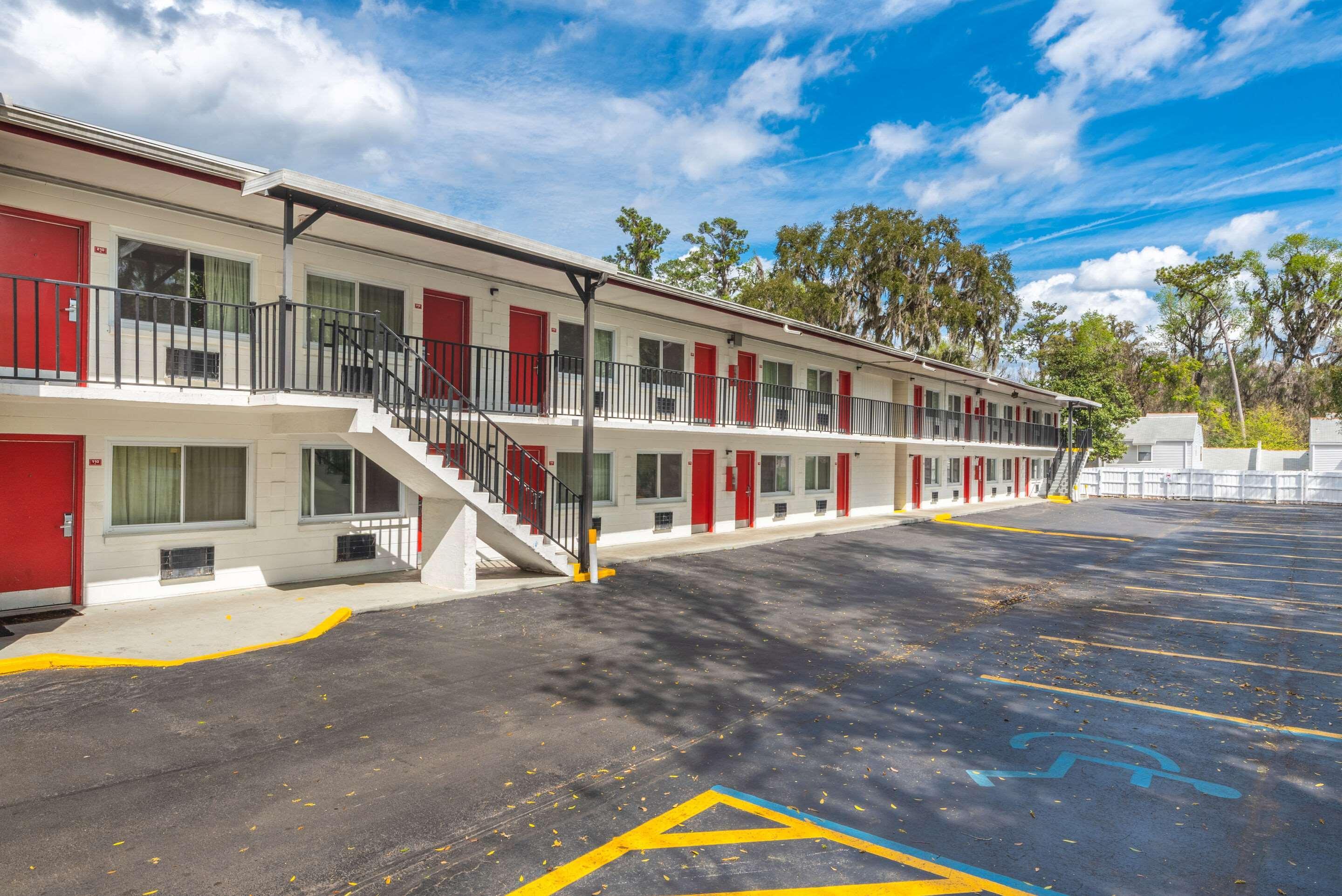 Econo Lodge University Гейнсвилл Экстерьер фото