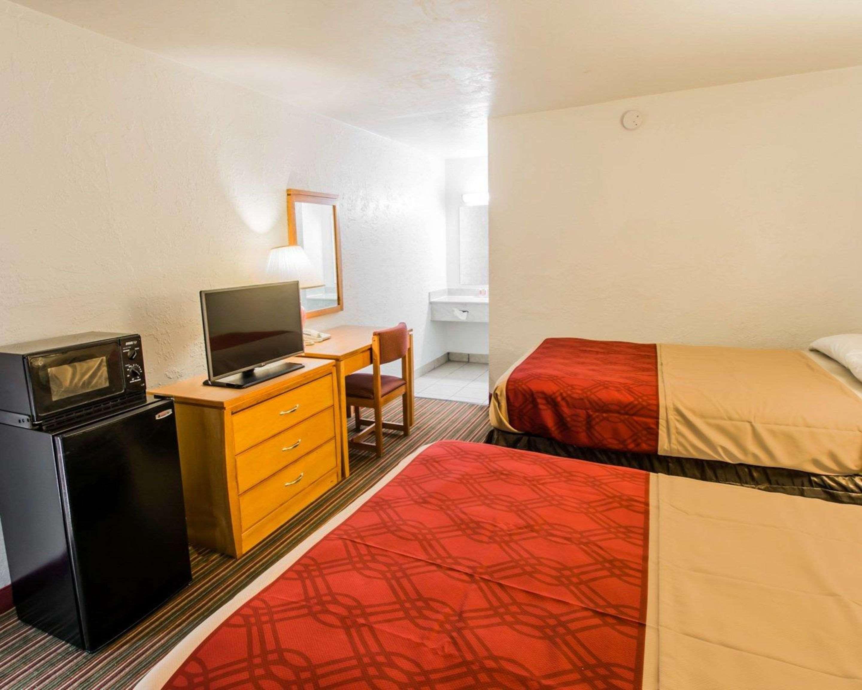 Econo Lodge University Гейнсвилл Экстерьер фото